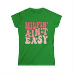 designsXdarren Retro Groovy Motherhood Women’s T-Shirt - 70s Style Mama Graphic Tee - Bella+Canvas 6004